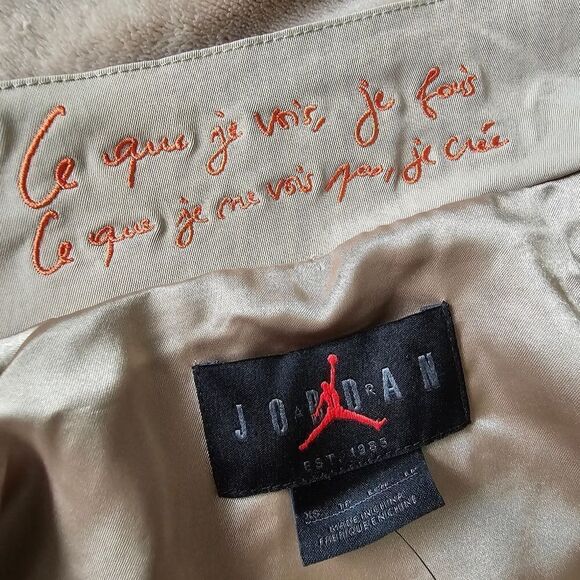 Jordan Paris Collective Twill Crop Jacket 'Strong Woman' XS Kakhi Tan DV1381-250 - Picture 8 of 16